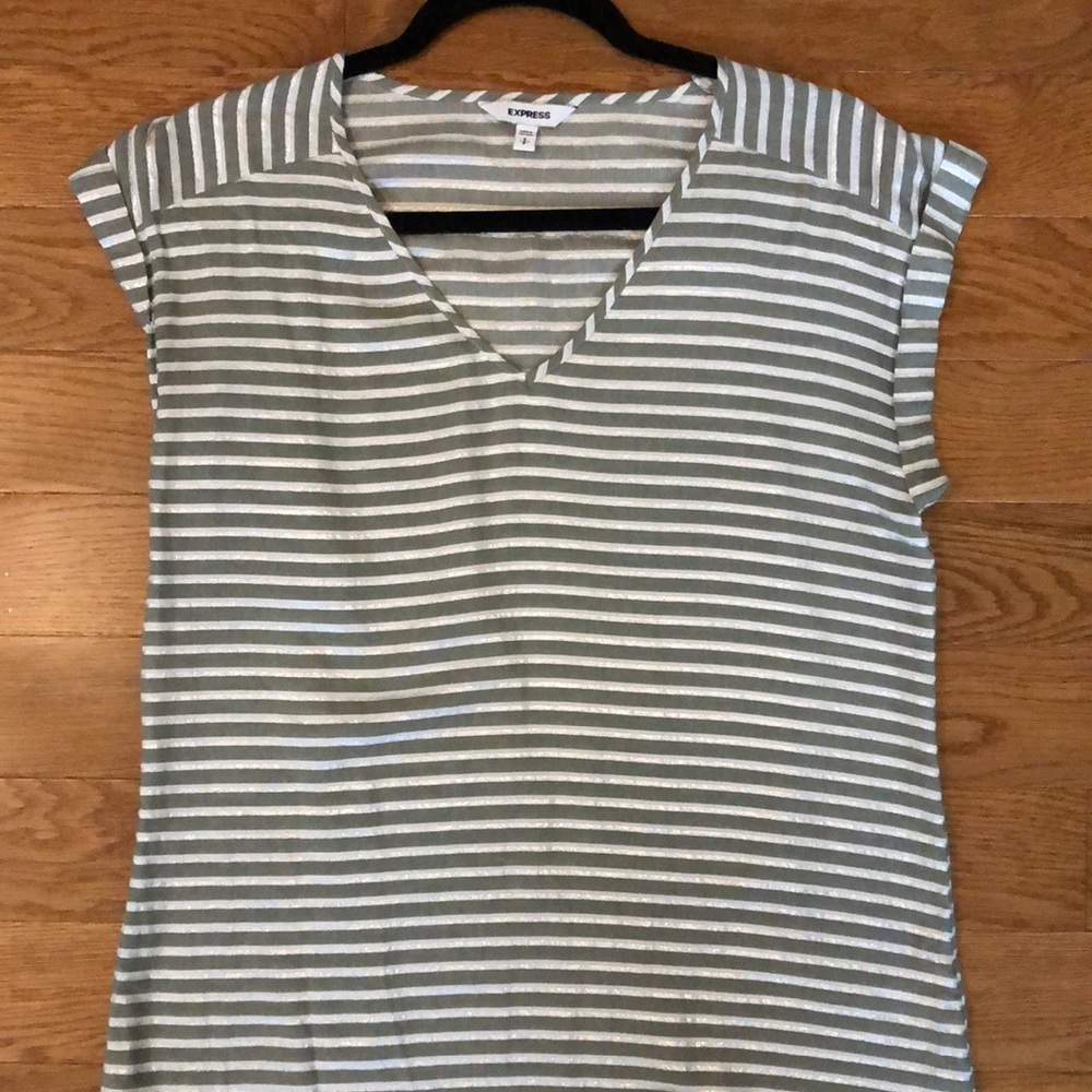 Express v-neck tee